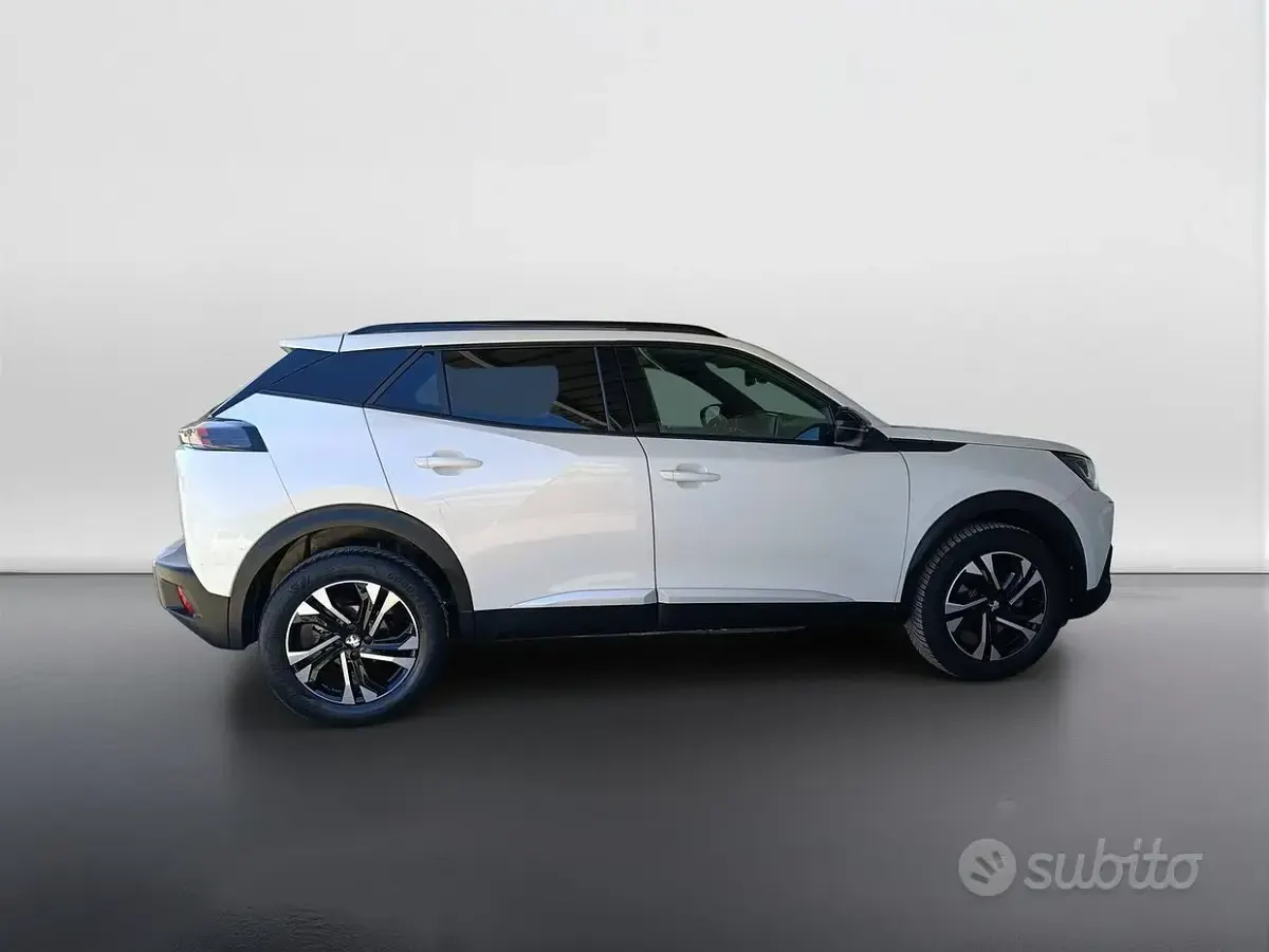 Usata Peugeot 2008 Allure 131 CV (96 kW) 2023 Bianco SUV