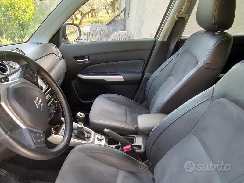 Bianco Usata 2017 Suzuki Vitara SUV | 9300 € (Super prezzo) - Immagine 1/4