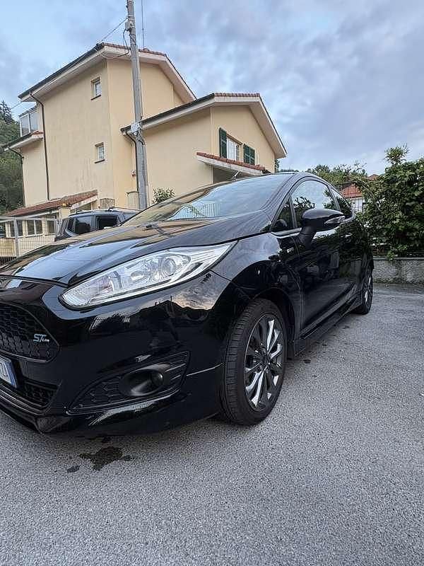 Usata Ford Fiesta ST-Line 75 CV (55 kW) 2016 Utilitaria