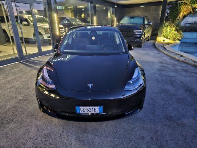 Usata Tesla Model 3 Standard Range 208 kW (283 CV) 2021 Nero pastello Berlina