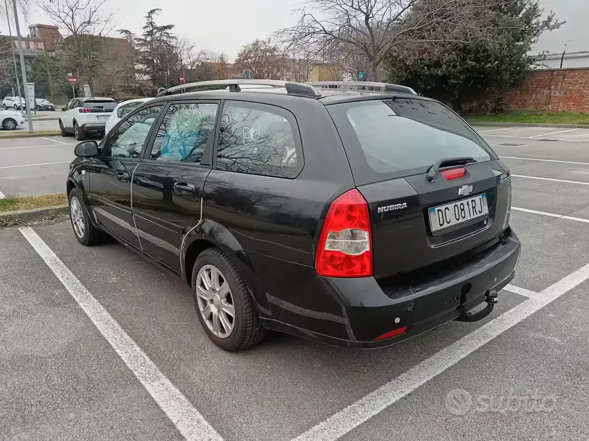 Usata Chevrolet Nubira 109 CV (80 kW) 2007 Nero Station wagon
