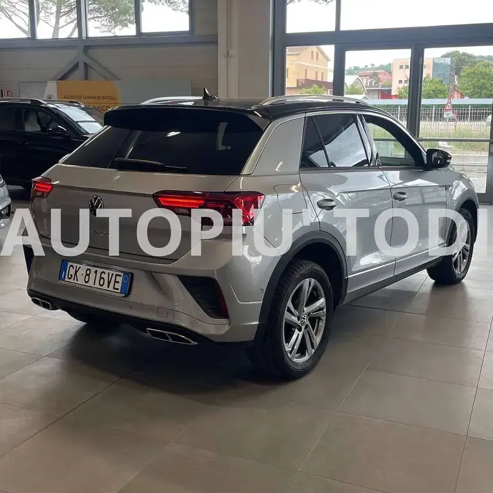 Usata VW T-Roc R-line 150 CV (110 kW) 2022 Argento SUV