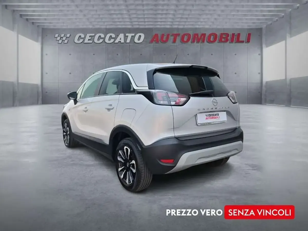 Usata Opel Crossland Elegance 110 CV (80 kW) 2023 Argento SUV