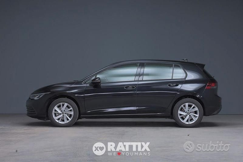 Gebraucht VW Golf VIII Life 110 PS (80 kW) 2023 Schwarz Limousine