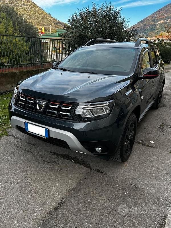 Grigio Usata 2022 Dacia Duster Extreme SUV | 18.000 € (Buon prezzo) - Immagine 1/4