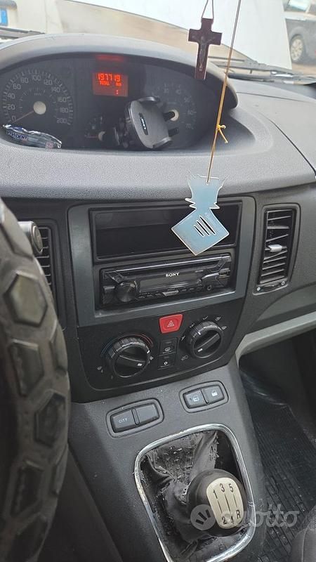 Usata Fiat Idea 70 CV (51 kW) 2008 Grigio Monovolume