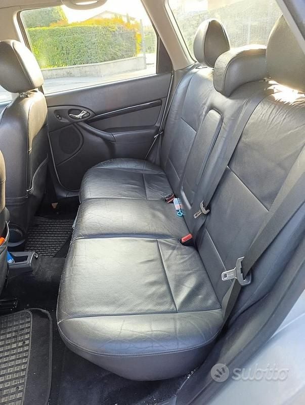 Usata Ford Focus 2002 Grigio Station wagon