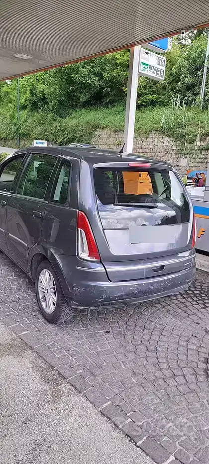 Usata Lancia Musa 90 CV (66 kW) 2009 Grigio Monovolume