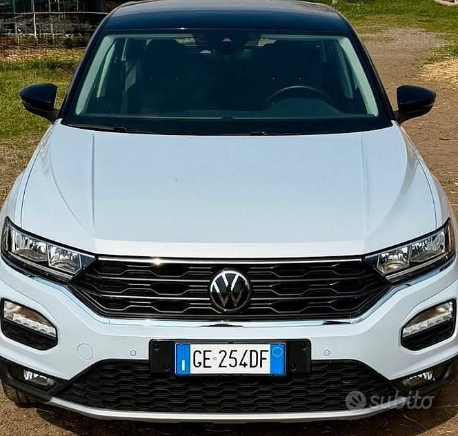 Käytetty VW T-Roc 110 HP (80 kW) 2021 Harmaa Katumaasturi