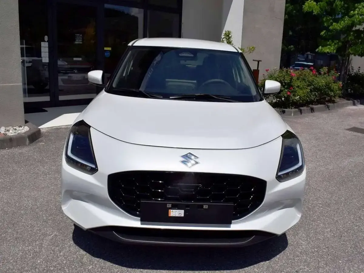 Nuova Suzuki Swift 91 CV (66 kW) 2026 Bianco Utilitaria