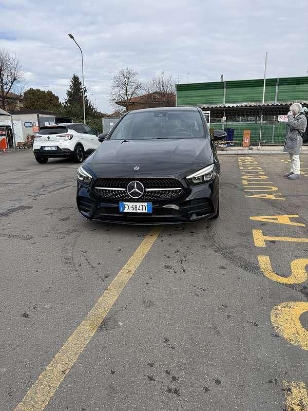 Begagnad Mercedes B200 Premium 150 HK (110 kW) 2019 Minibuss
