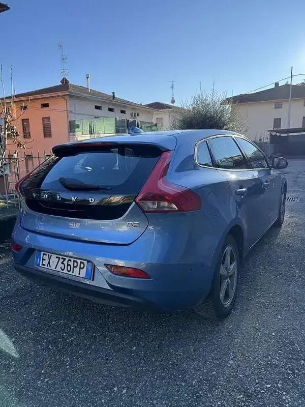 Usata Volvo V40 Momentum 150 CV (110 kW) 2015 Berlina