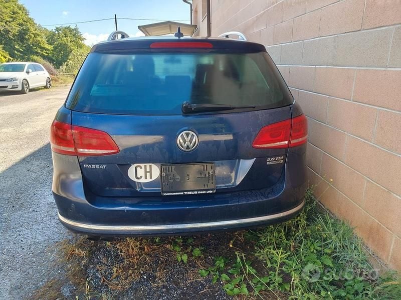 Usata VW Passat 170 CV (125 kW) 2011 Blu Station wagon