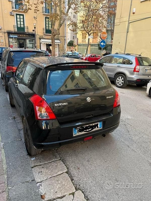 Second-hand Suzuki Swift 92 CP (67 kW) 2008 Negru Hatchback