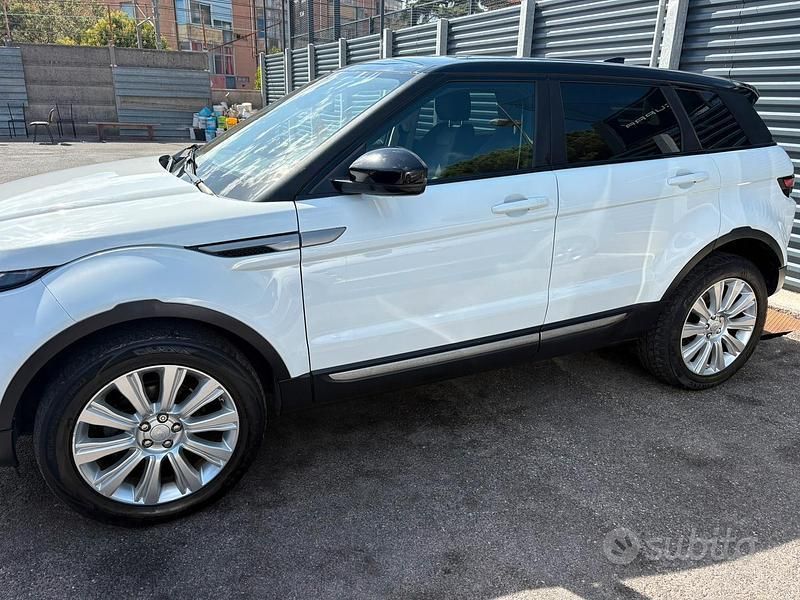 Usata 2017 Land Rover Range Rover evoque SUV | 17.500 € (Buon prezzo) - Immagine 1/4