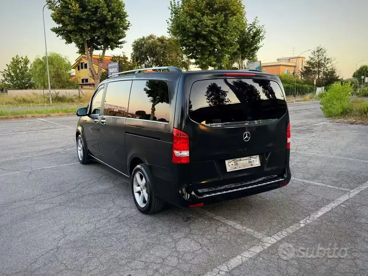 Usata Mercedes V220 Executive 163 CV (119 kW) 2015 Nero Monovolume