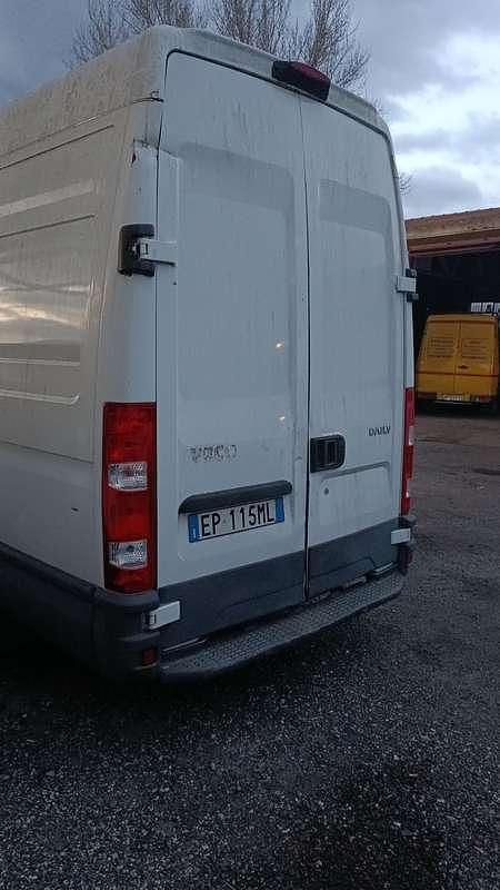 Usata Iveco Daily 209 CV (153 kW) 2013 Bianco Furgone