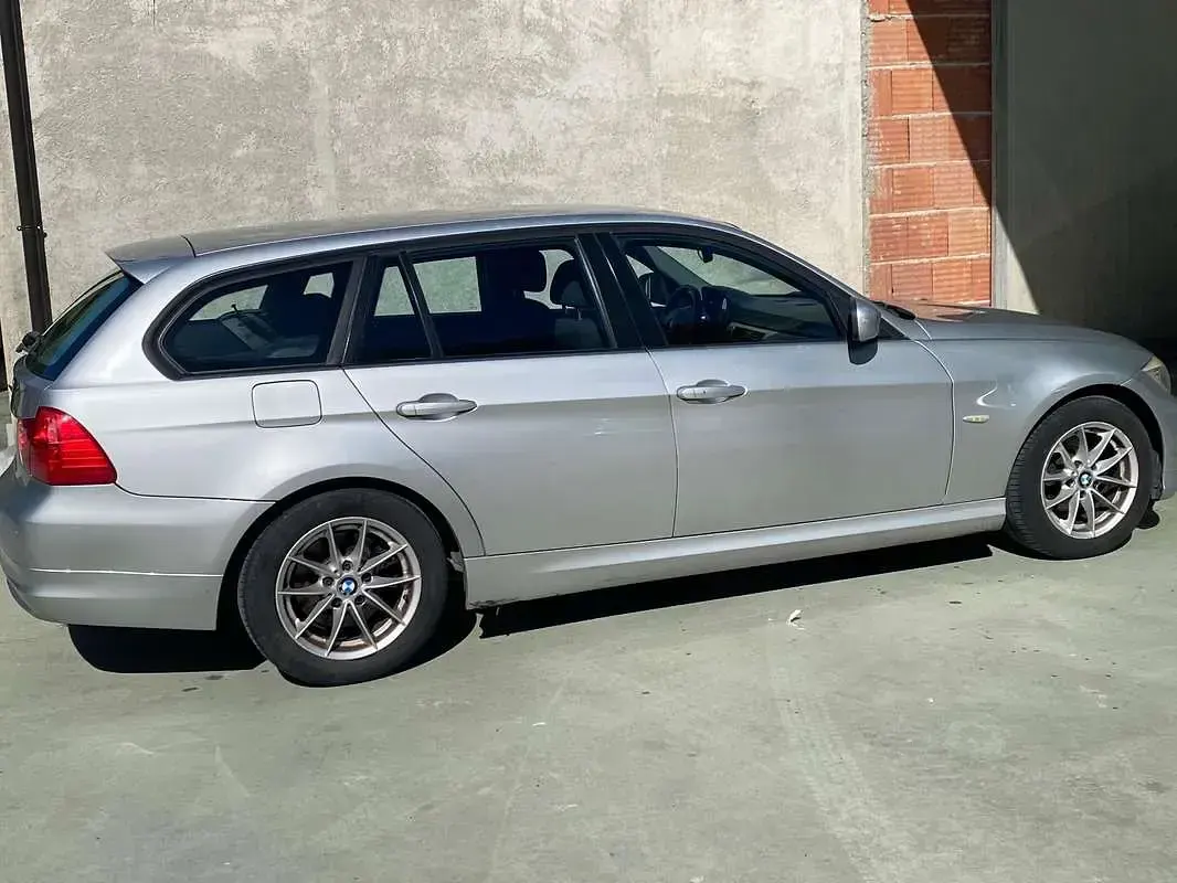 Usata BMW 316 116 CV (85 kW) 2010 Grigio Station wagon