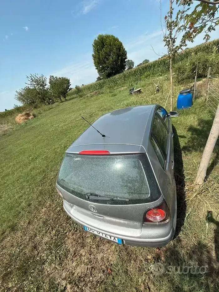 Usata VW Polo 69 CV (50 kW) 2006 Grigio Utilitaria