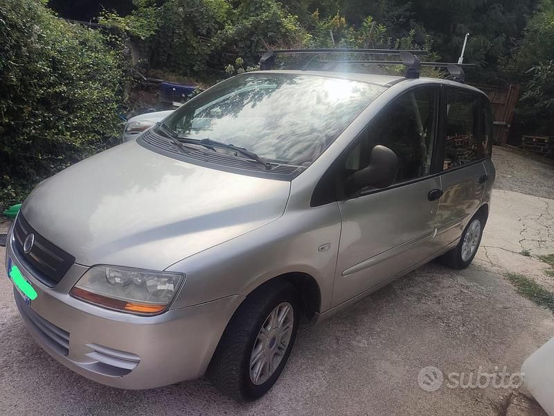 Usata Fiat Multipla 103 CV (75 kW) 2004 Grigio Monovolume