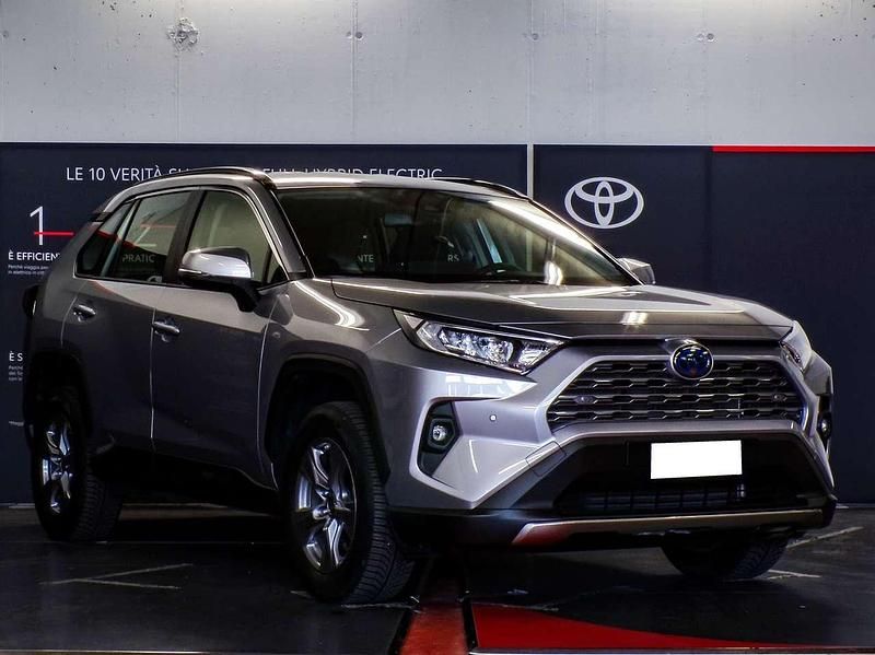 Usata Toyota RAV4 Hybrid Active 178 CV (130 kW) 2024 Argento SUV