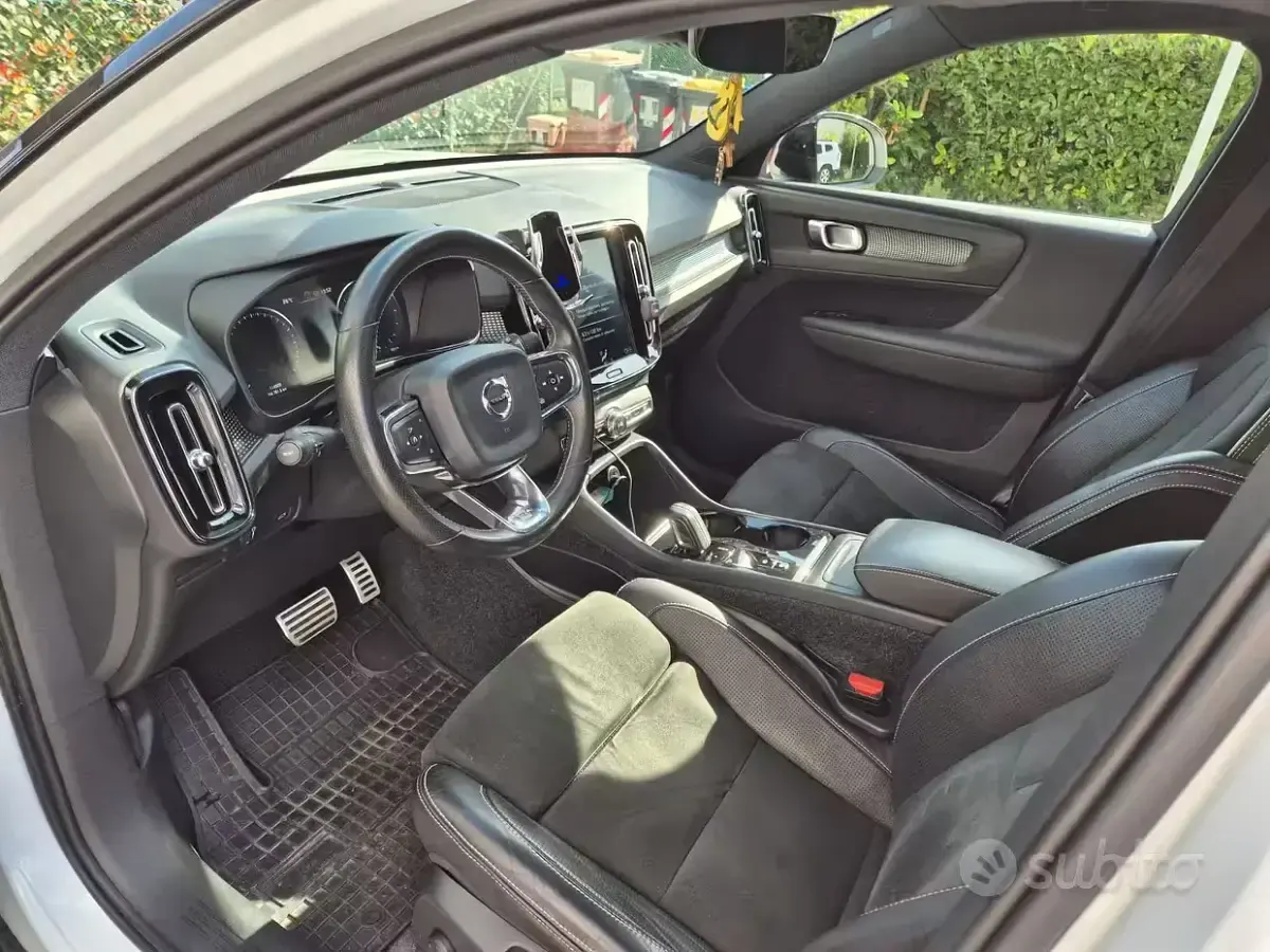 Usata Volvo XC40 R-Design 150 CV (110 kW) 2018 Bianco SUV