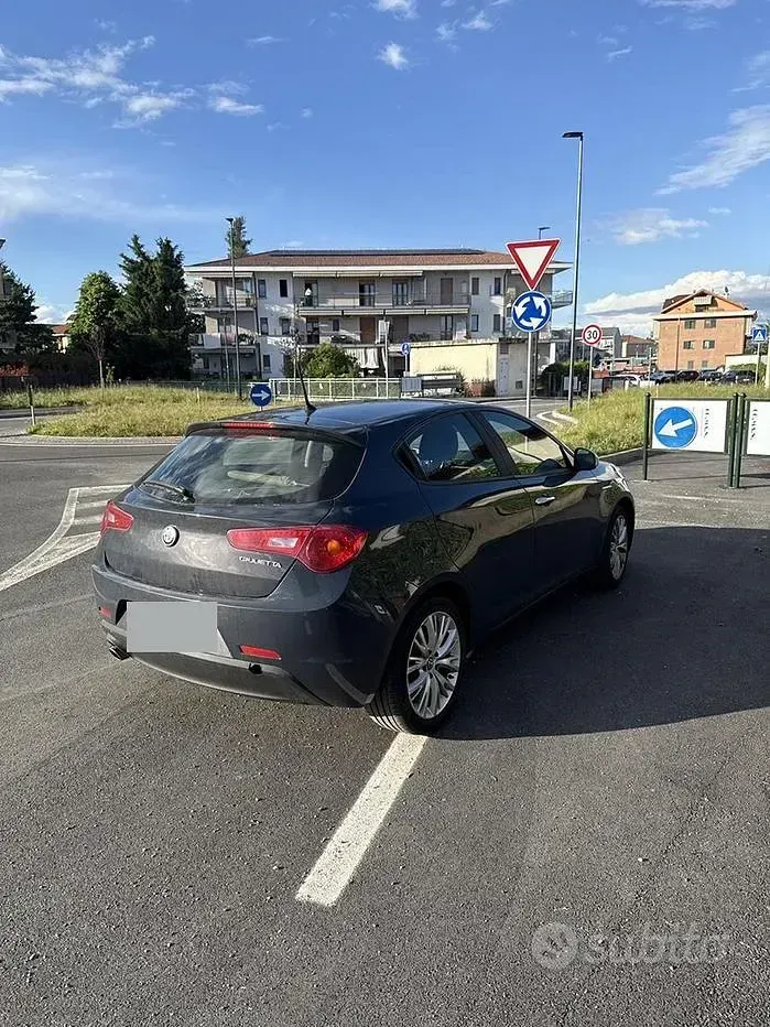 Usata Alfa Romeo Giulietta Super 120 CV (88 kW) 2017 Grigio Utilitaria