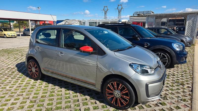 Usata 2017 VW up! Due volumi | 7100 € (Ottimo prezzo) - Immagine 1/4
