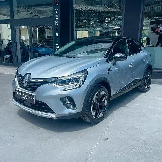 Usata Renault Captur Techno 91 CV (66 kW) 2024 Grigio SUV