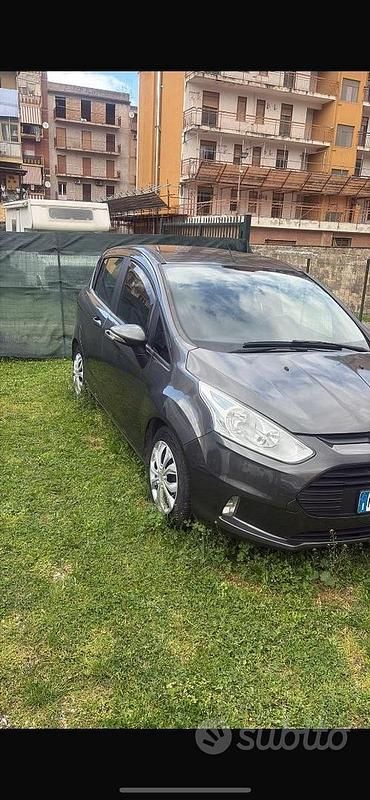Usata Ford B-MAX 95 CV (69 kW) 2016 Grigio Monovolume