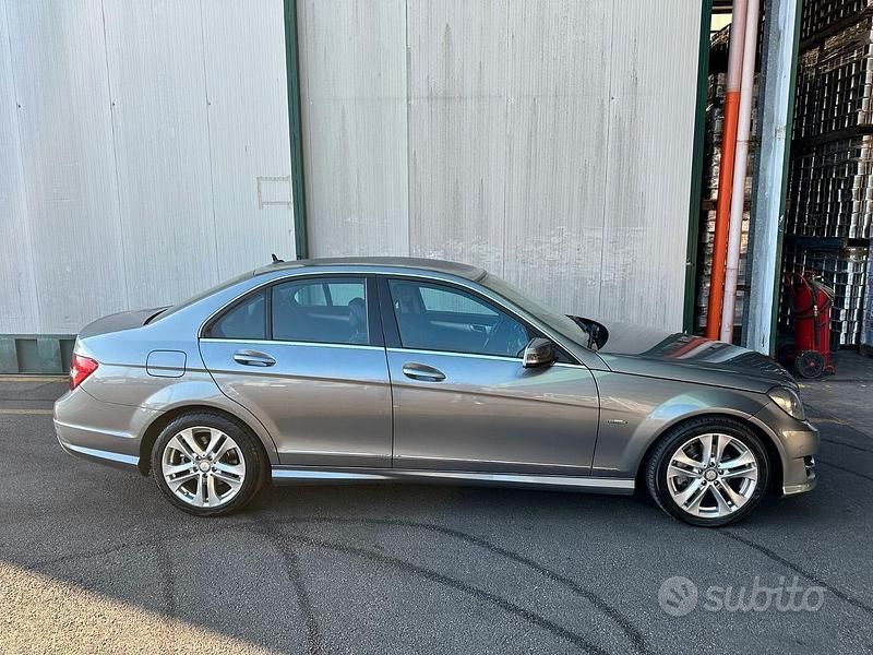 Begagnad Mercedes C220 Avantgarde 170 HK (125 kW) 2011 Grå Sedan