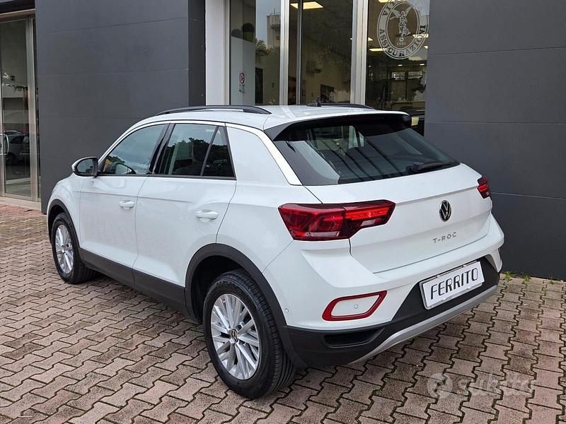 Usata VW T-Roc Life 150 CV (110 kW) 2022 Bianco SUV