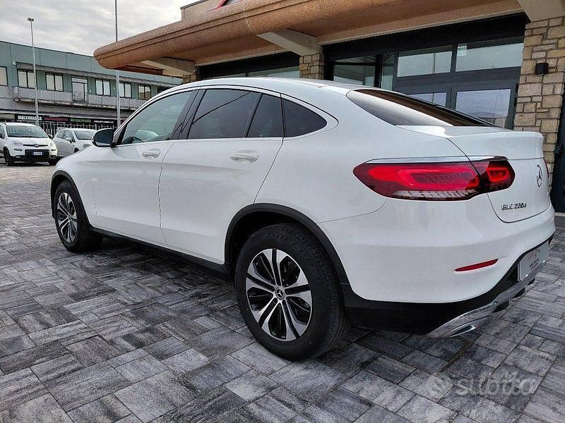 Usata Mercedes GLC220 194 CV (142 kW) 2020 Bianco Coupé