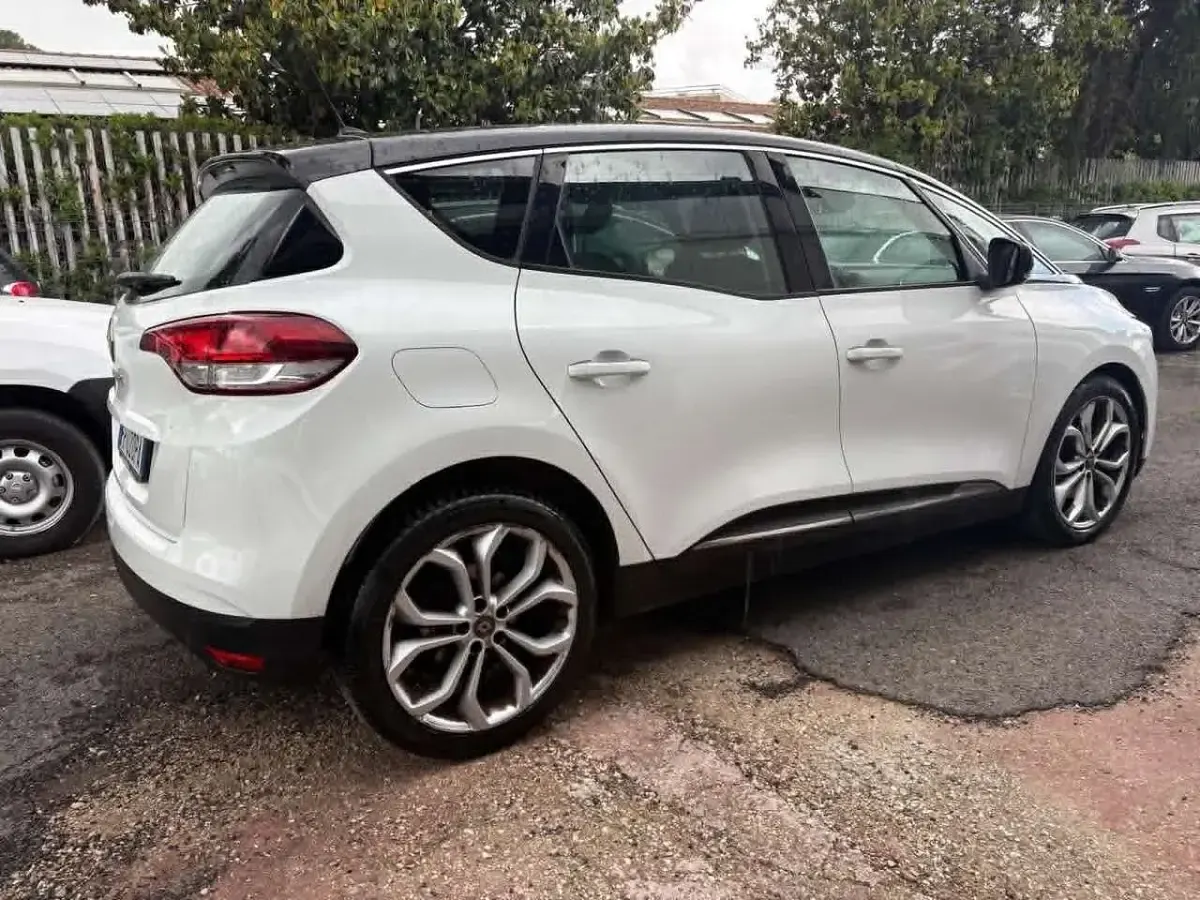 Usata Renault Scénic IV 110 CV (80 kW) 2018 Bianco Monovolume