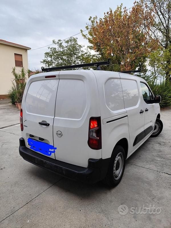 Usata Opel Combo 100 CV (73 kW) 2019 Bianco Berlina