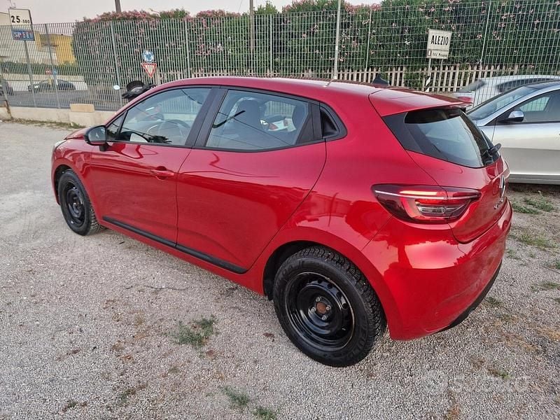 Usado Renault Clio V Business 86 HP (63 kW) 2020 Vermelho Sedan
