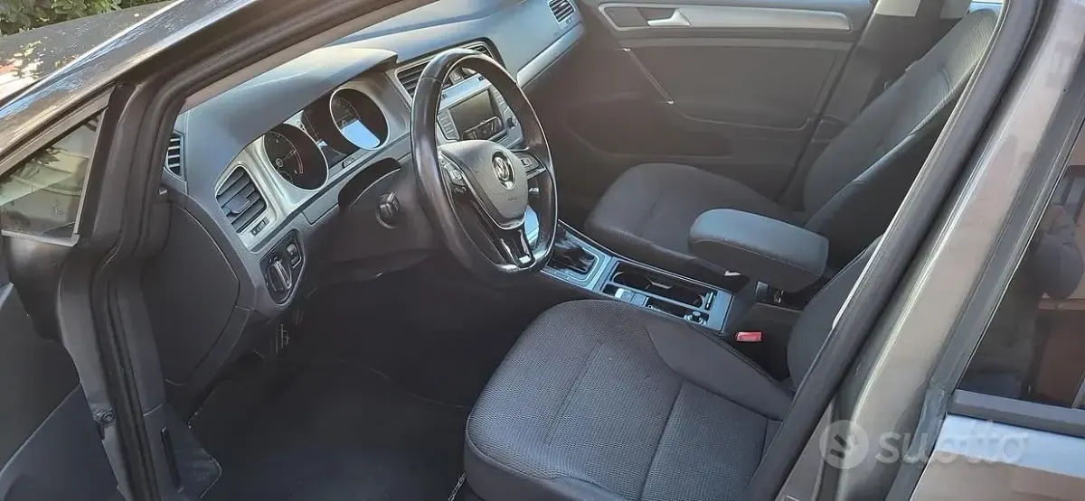 Usata VW Golf VII 110 CV (80 kW) 2016 Grigio Station wagon