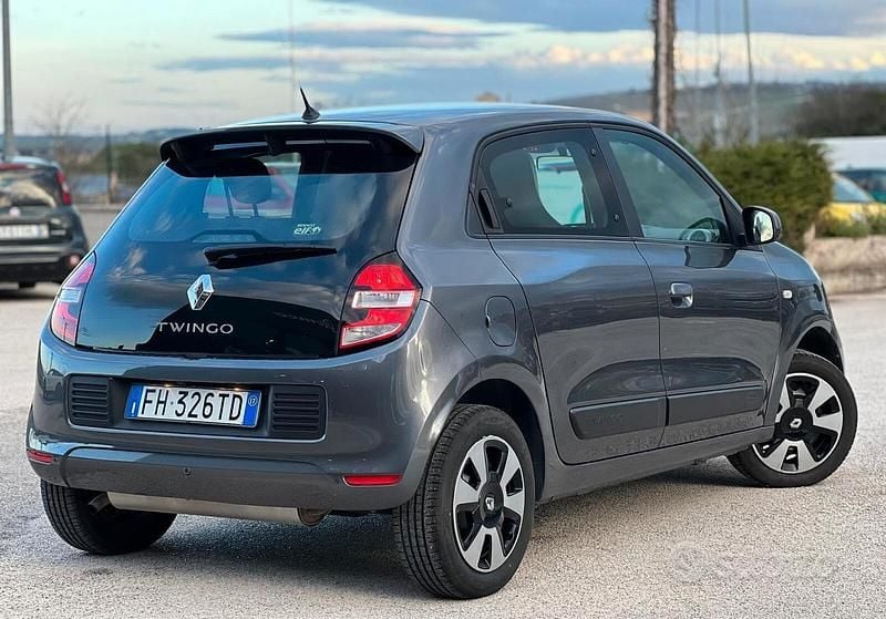 Usata Renault Twingo SE 70 CV (51 kW) 2017 Grigio Utilitaria