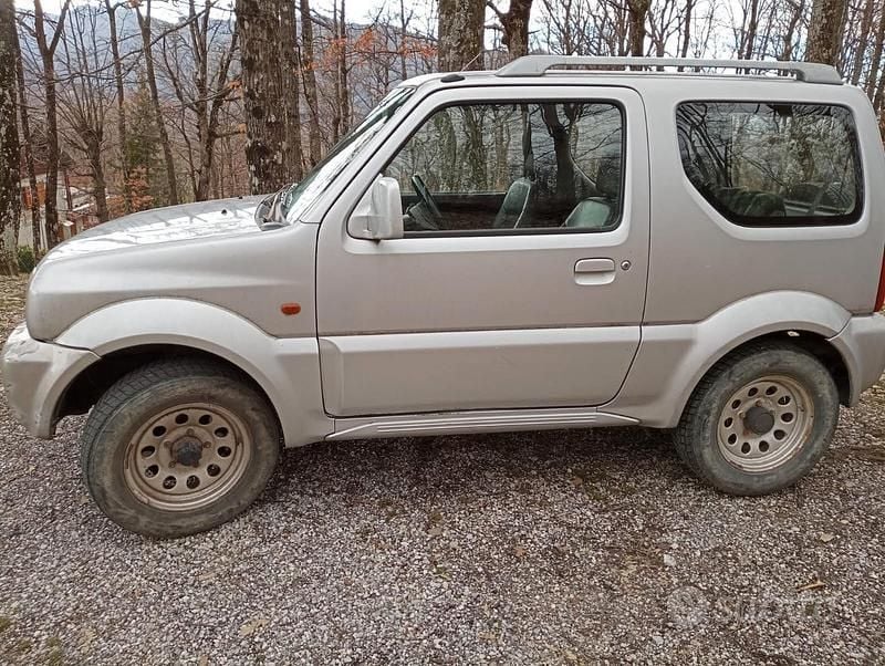 Usata Suzuki Jimny 80 CV (58 kW) 2003 Grigio SUV