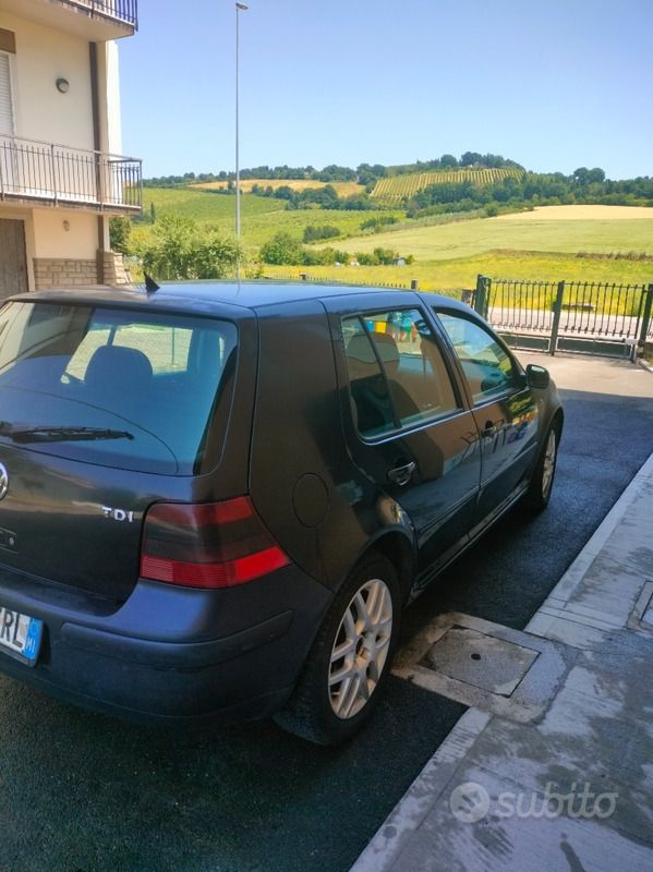 Nero Usata 2003 VW Golf IV Tre volumi | 1000 € (Ottimo prezzo) - Immagine 1/4