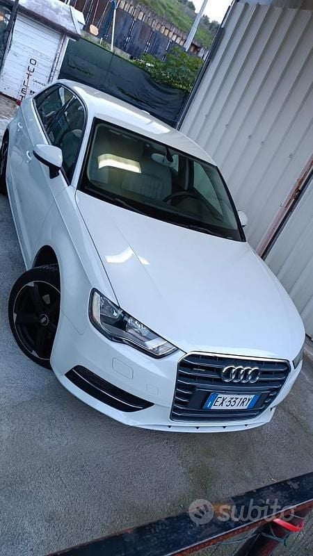 Bianco Usata 2015 Audi A3 Attraction Due volumi | 10.799 € (Super prezzo) - Immagine 1/4
