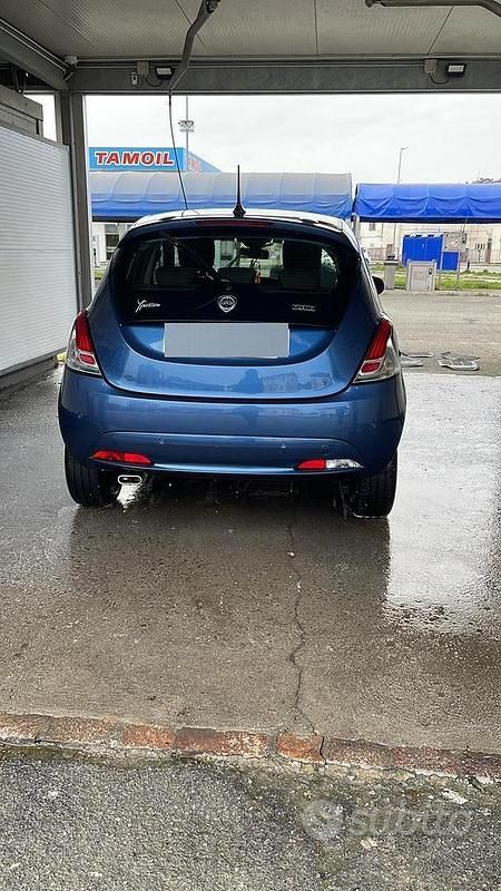 Gebraucht Lancia Ypsilon 71 PS (52 kW) 2022 Blau Kleinwagen