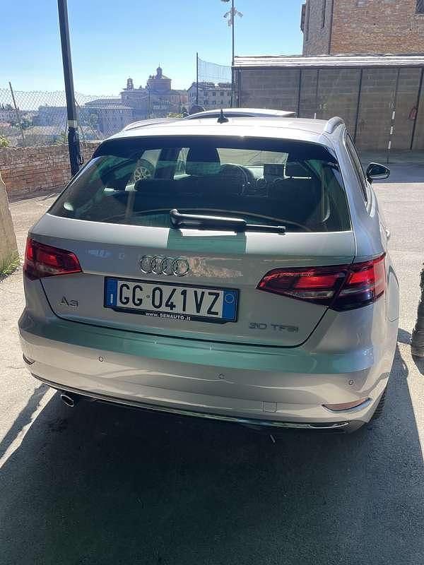 Usata Audi A3 Business 116 CV (85 kW) 2019 Grigio Berlina