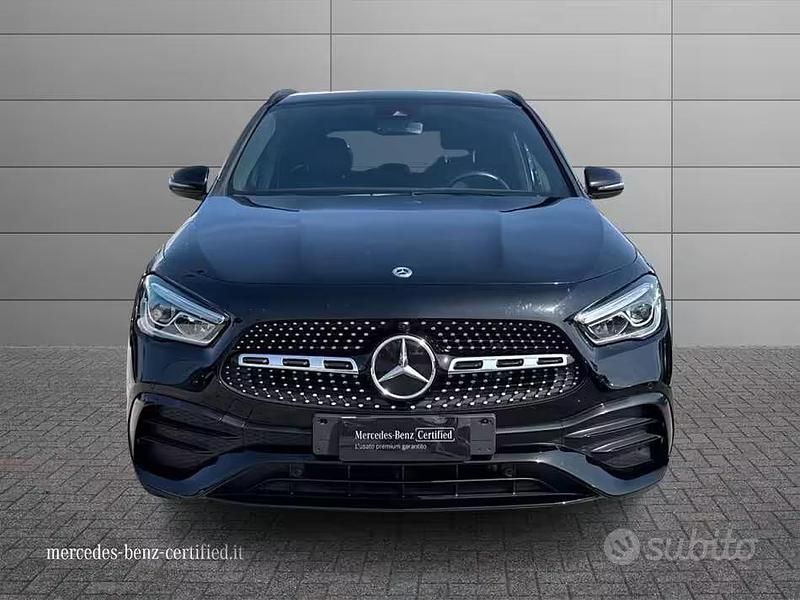 Usata Mercedes GLA180 Premium 116 CV (85 kW) 2022 Nero SUV