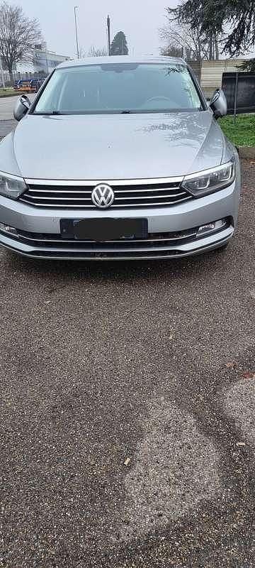 Argento Usata 2016 VW Passat Berlina | 11.300 € (Buon prezzo) - Immagine 1/4