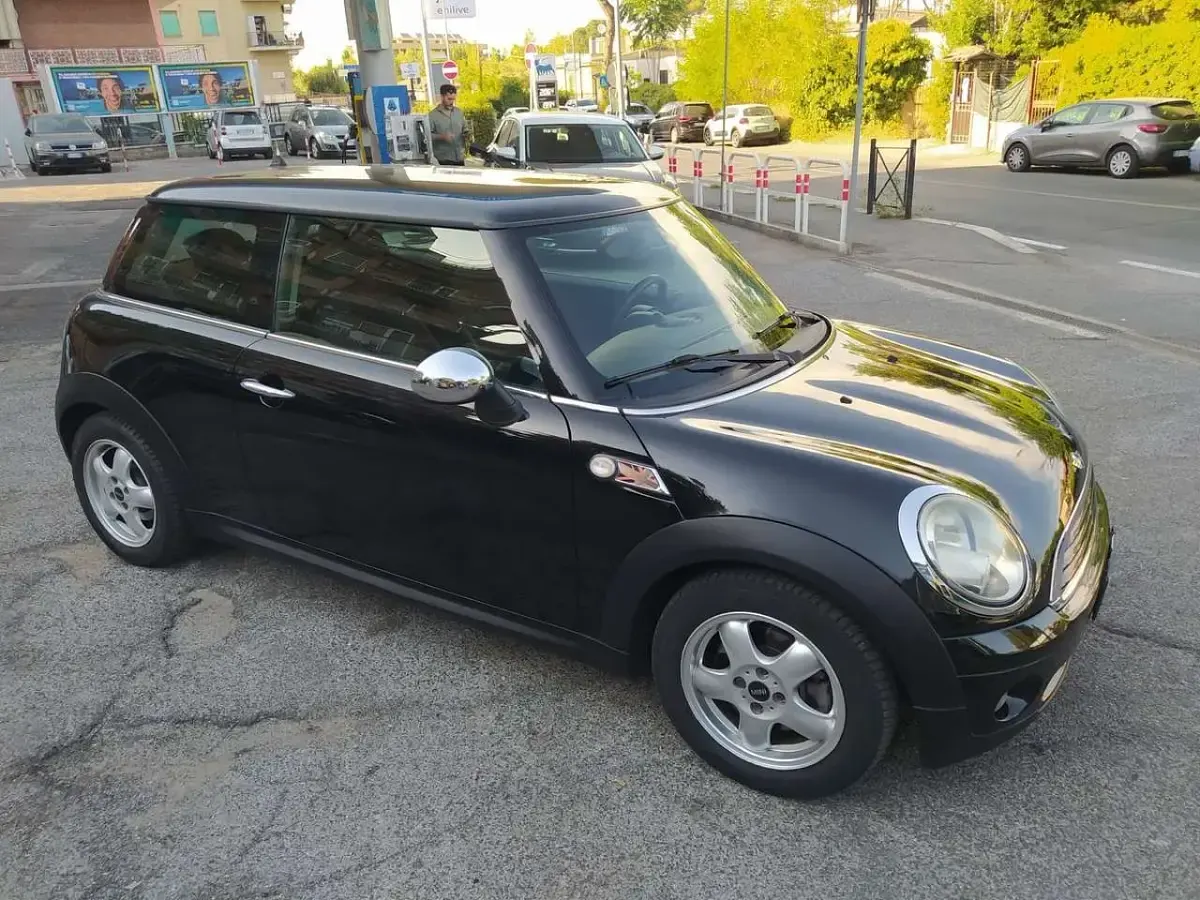 Usata Mini Cooper 75 CV (55 kW) 2010 Nero Utilitaria