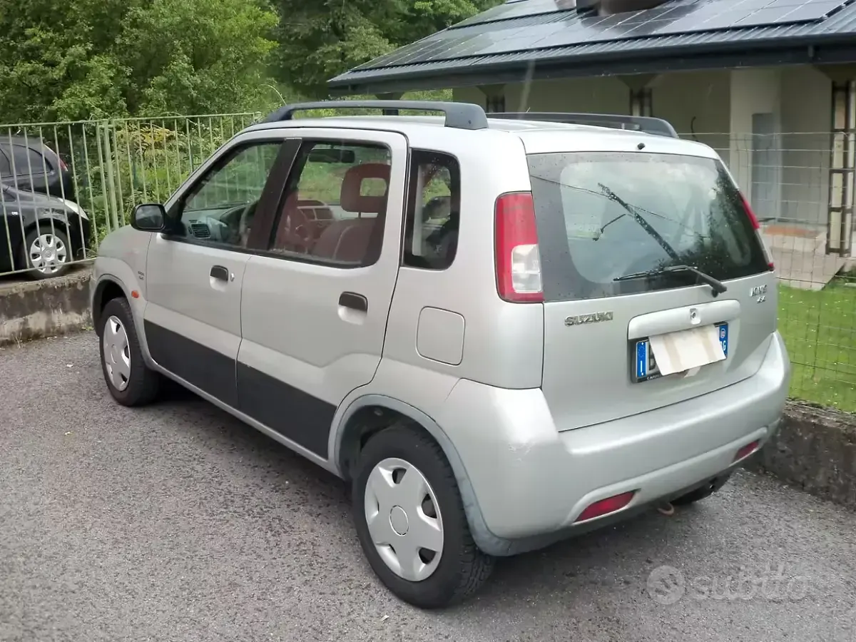 Usata Suzuki Ignis 83 CV (61 kW) 2002 Grigio Utilitaria