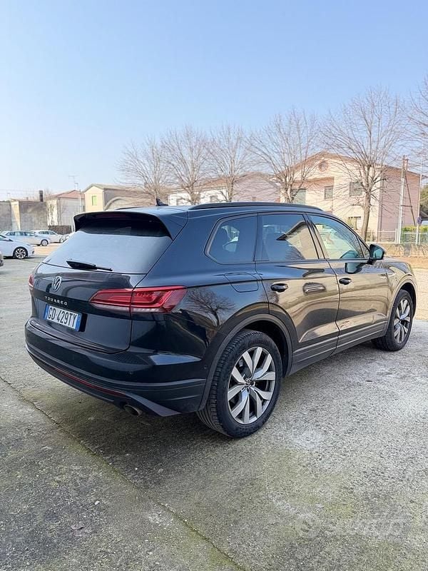 Usata VW Touareg Elegance 231 CV (169 kW) 2021 Nero SUV
