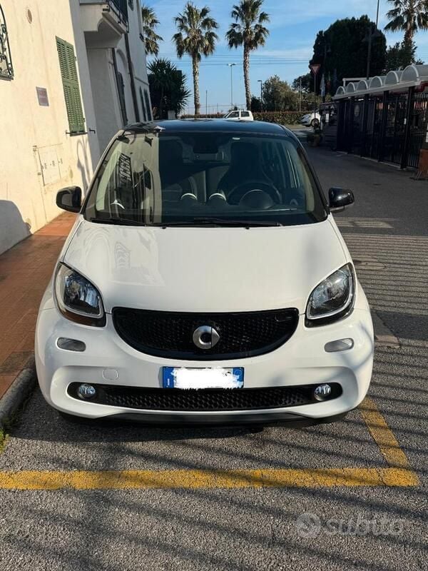 Usata Smart ForFour 71 CV (52 kW) 2016 Bianco Utilitaria