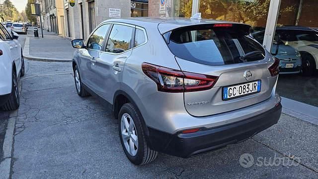 Usata Nissan Qashqai 140 CV (102 kW) 2020 Grigio metallizzato SUV